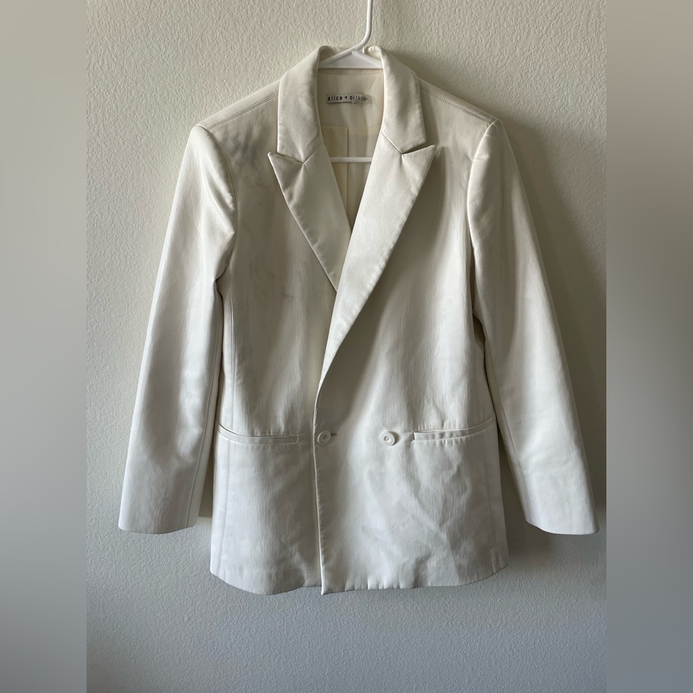 Alice + Olivia white Justin faux leather double breasted blazer - Picture 3 of 8